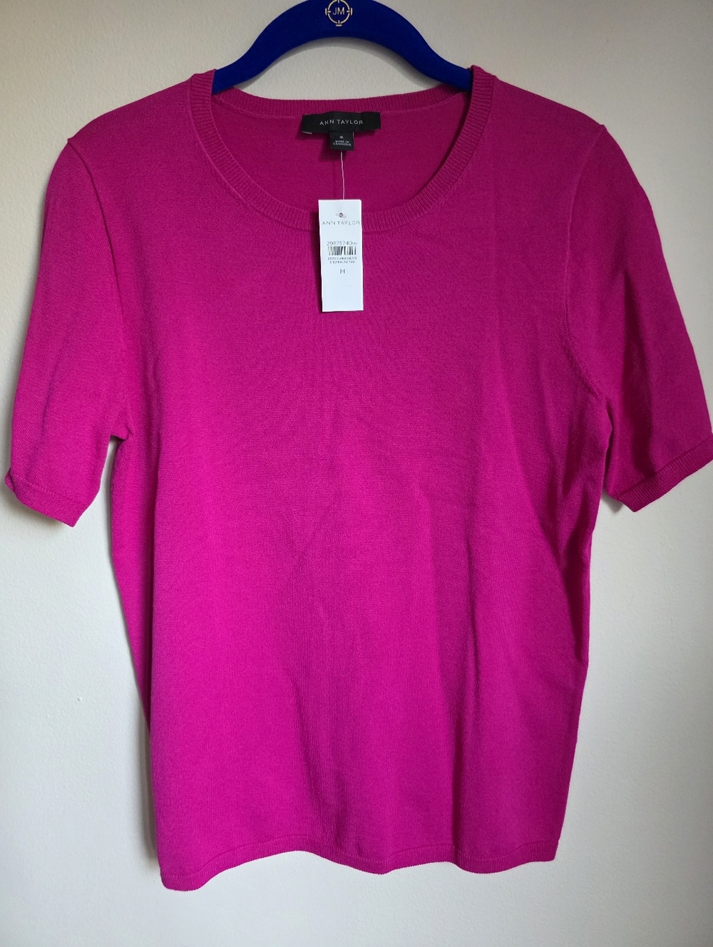 ANN TAYLOR iconic Sweater Tee. Bright Pink.NWT